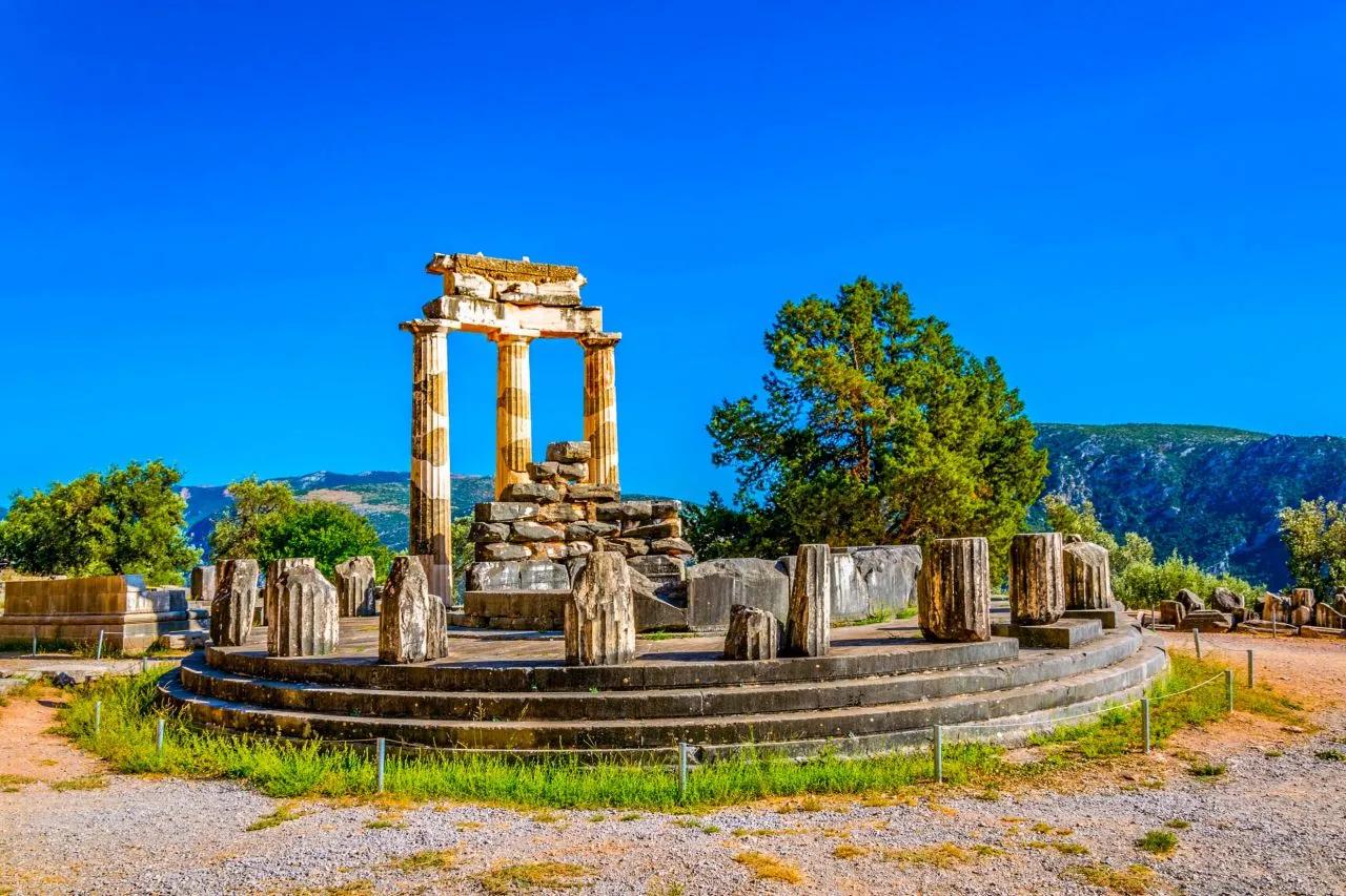 The Athena Pronaia Sanctuary at Delphi